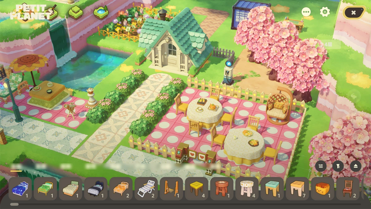 Petit Planet Petit Planet